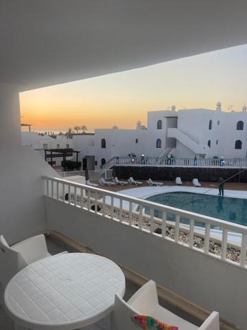 Pistachio Apartment 323 - Lanzarote Apartment Costa Teguise Bagian luar foto