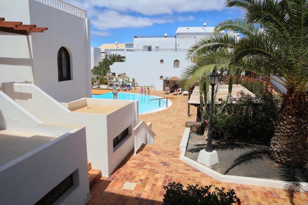 Pistachio Apartment 323 - Lanzarote Apartment Costa Teguise Bagian luar foto